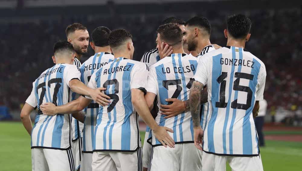 Hasil lengkap kualifikasi Piala Dunia 2026 zona Amerika Selatan, Rabu (22/11/23), sajikan Argentina yang menggilas Brasil.