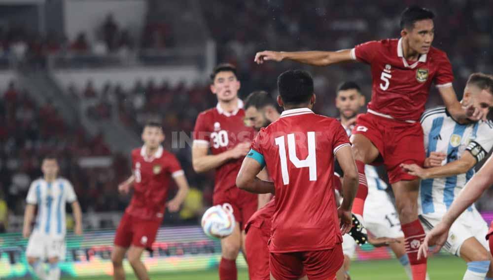 Laga Timnas Indonesia vs Argentina di Stadion Gelora Bung Karno (GBK), Senin (19/06/23). (Foto: Herry Ibrahim/INDOSPORT)