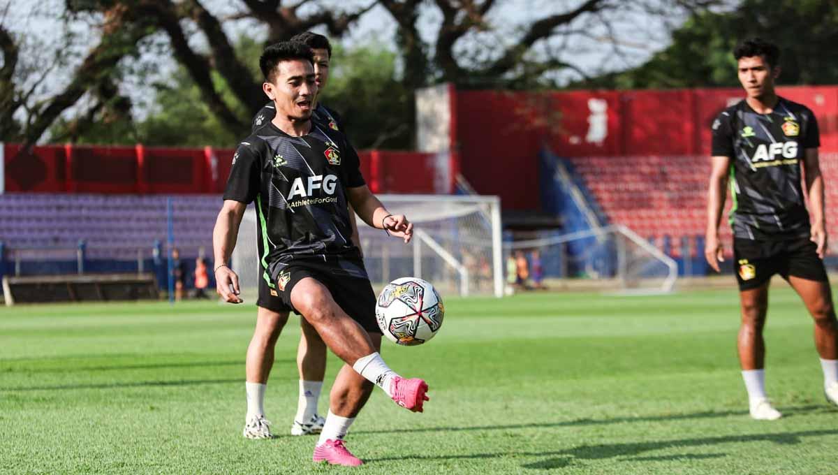 Muhammad Taufiq langsung mengutarakan misinya setelah resmi kembali menjadi bagian Persik Kediri untuk kompetisi Liga 1 Indonesia 2023-2024. - INDOSPORT
