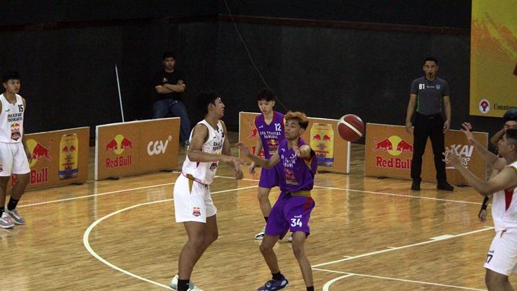 Pertandingan hari ke-3 Grand Final Red Bull Basketball Championship 2023 di Surabaya, Sabtu (24/6/2023) berjalan ketat.