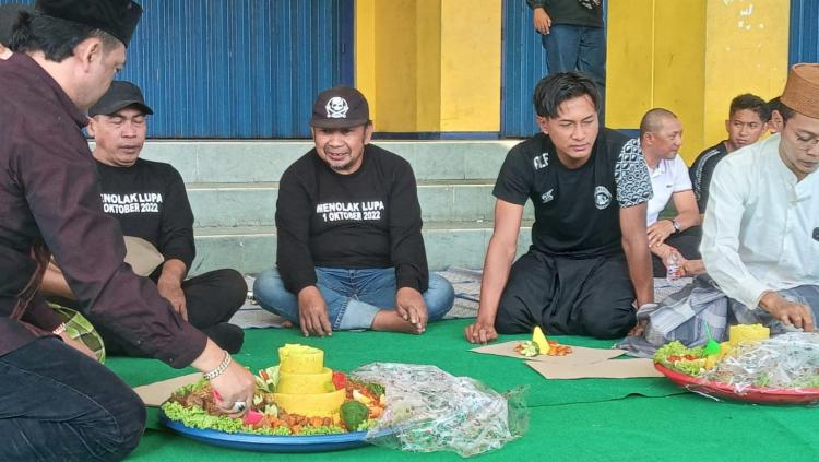 Perkenalan tim Arema FC jelang Liga 1 2023/2024 di depan stadion Kanjuruhan, Malang, Kamis (29/06/23). - INDOSPORT