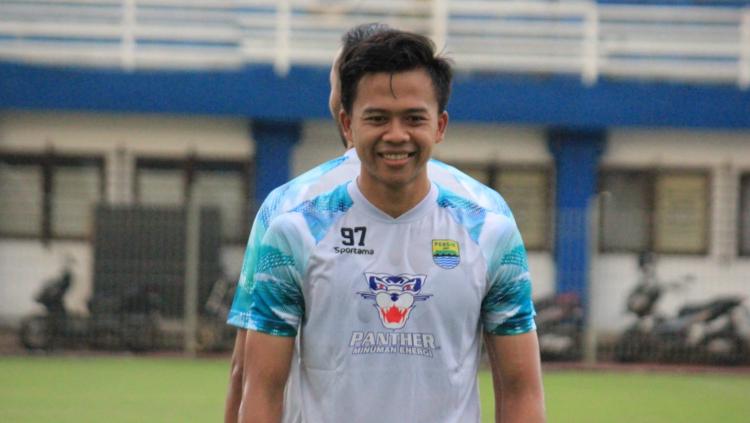 Edo Febriansyah, siap menjalani debut bersama Persib Bandung pada kompetisi Liga 1 2033-2024 menghadapi Madura United.