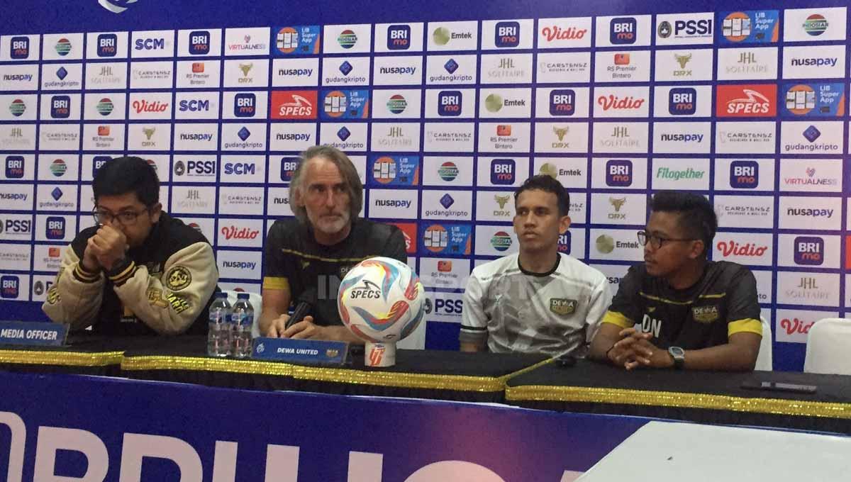 Jumpa pers Dewa United jelang laga Liga 1 melawan Arema FC yang dihadiri oleh pelatih Jan Olde Rierkerink dan Egy Maulana Vikri di Indomilk Arena, Sabtu (01/07/23).