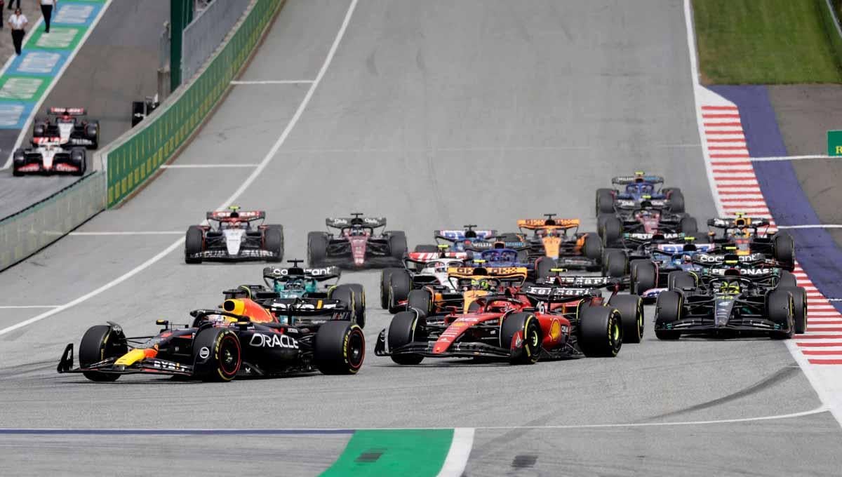 Link live streaming balapan Formula 1 (F1) GP Abu Dhabi 2023, Minggu (26/11/23) pukul 20.00 WIB. (Foto: REUTERS/Leonhard Foeger) - INDOSPORT