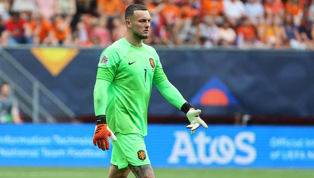 Justin Bijlow jadi nama terbaru yang dikaitkan dengan perburuan penjaga gawang baru Manchester United di bursa transfer musim panas 2023. (Foto: REUTERS/Wolfgang Rattay)