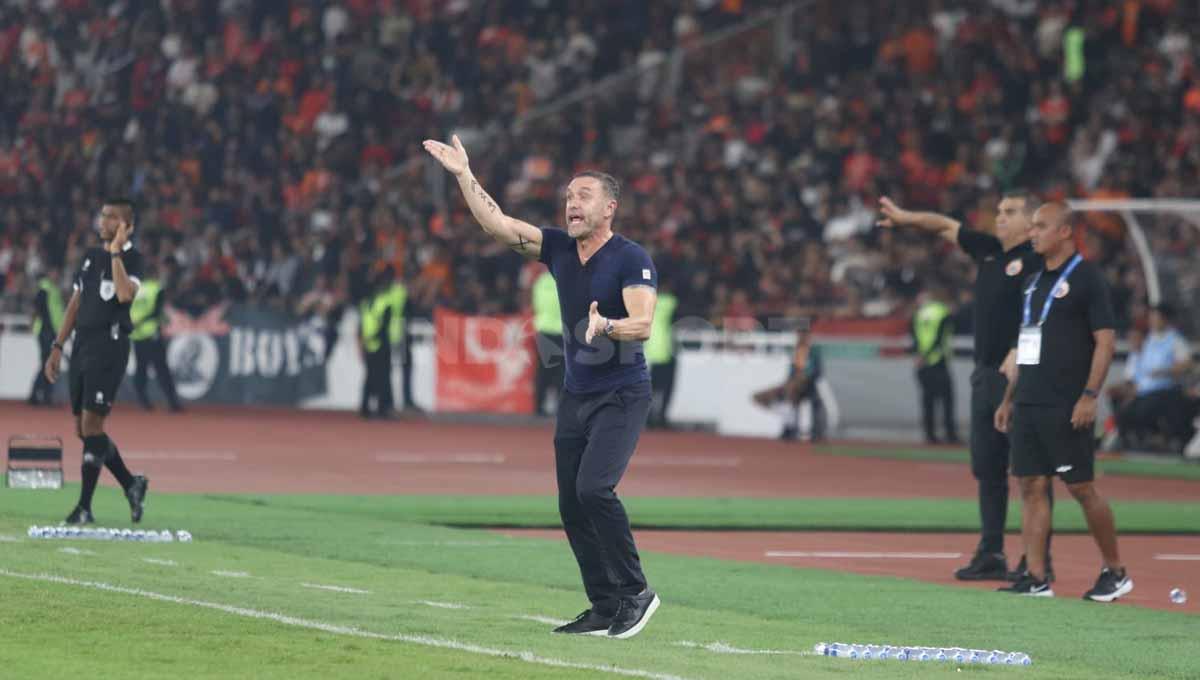 Pelatih Persija Jakarta, Thomas Doll pada laga Liga 1 di Stadion Utama Gelora Bung Karno, Jakarta, Senin (03/07/23). (Foto: Herry Ibrahim/INDOSPORT)