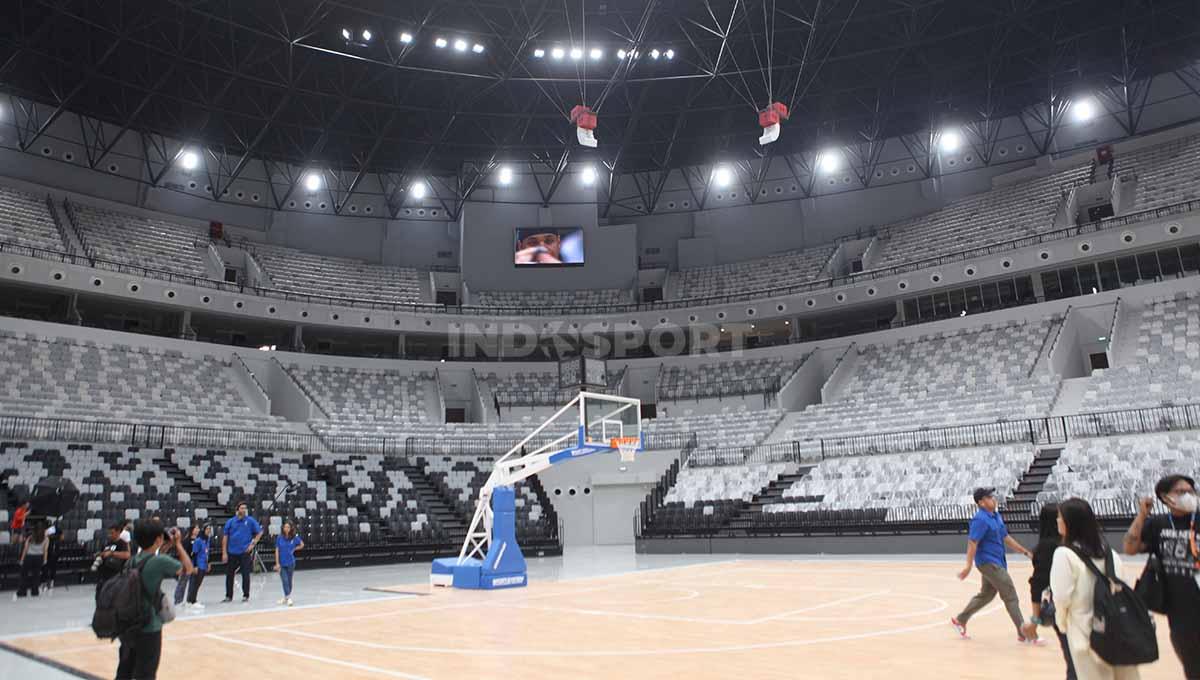 Kondisi terkini Indonesia Arena yang dinyatakan siap 100 persen untuk menggelar FIBA World Cup 2023 pada Selasa (11/07/23). Indonesia Arena ditunjuk sebagai venue untuk pertandingan di fase grup G dan H dalam perhelatan akbar tersebut.