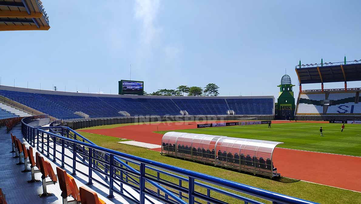 Kondisi terkini Stadion Si Jalak Harupat, setelah direnovasi, Rabu (11/7/23). (Foto: Arif Rahman/INDOSPORT)