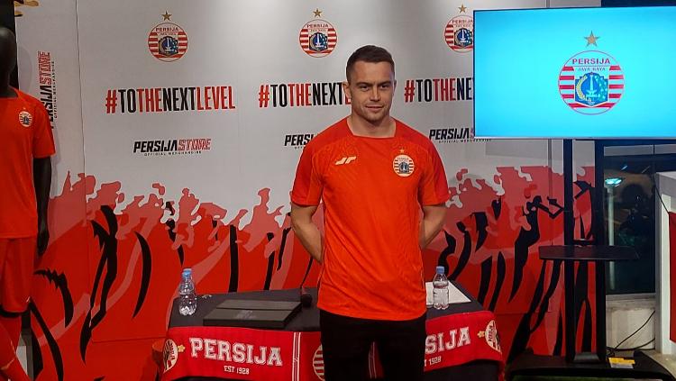 Pemain asing baru Persija Jakarta untuk Liga 1 2023/2024, Maciej Gajos resmi diperkenalkan oleh klub di Persija Official Store, Jakarta, Jumat (14/07/230 malam.