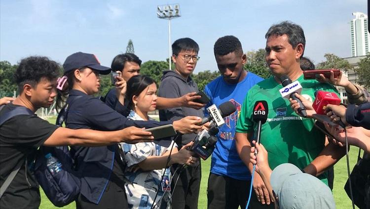 Pelatih Bima Sakti menyambut baik dua agenda uji coba internasional yang akan dilalui oleh Timnas Indonesia U-17. - INDOSPORT
