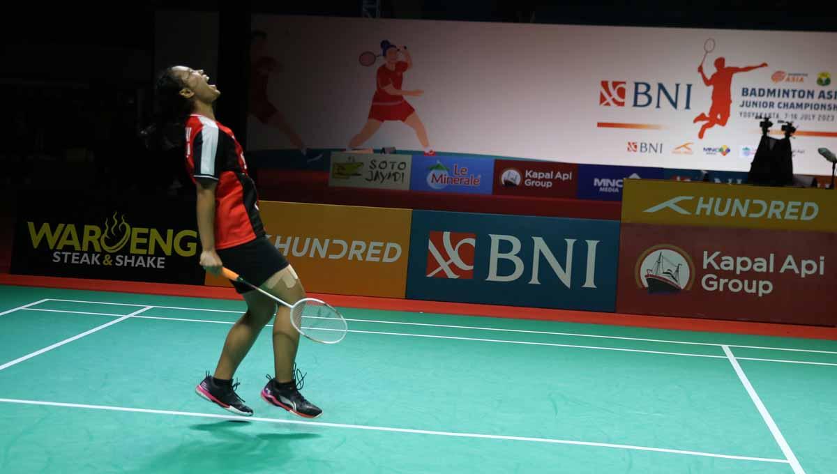 Mutiara Ayu Puspitasari berhasil menjuarai sektor tunggal putri Badminton Asia Junior Championships (AJC) 2023 di Among Rogo Sports Hall, Yogyakarta, Minggu (16/07/23). (Foto: PBSI)