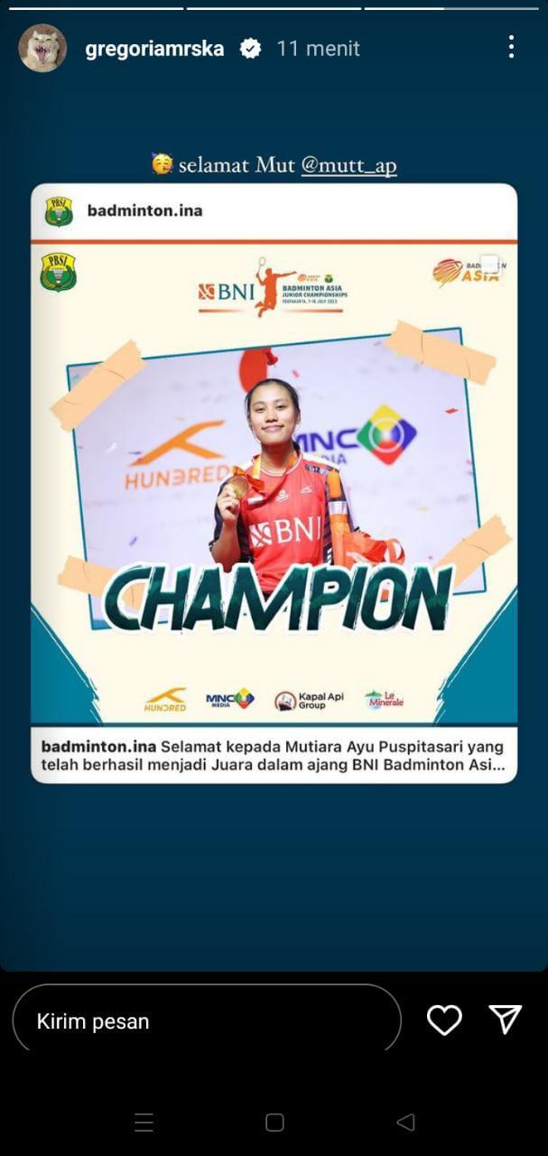 Reaksi Gregoria Mariska usai Mutiara Ayu raih emas Kejuaraan Asia Junior 2023. Copyright: instagram story @gregoriamrska