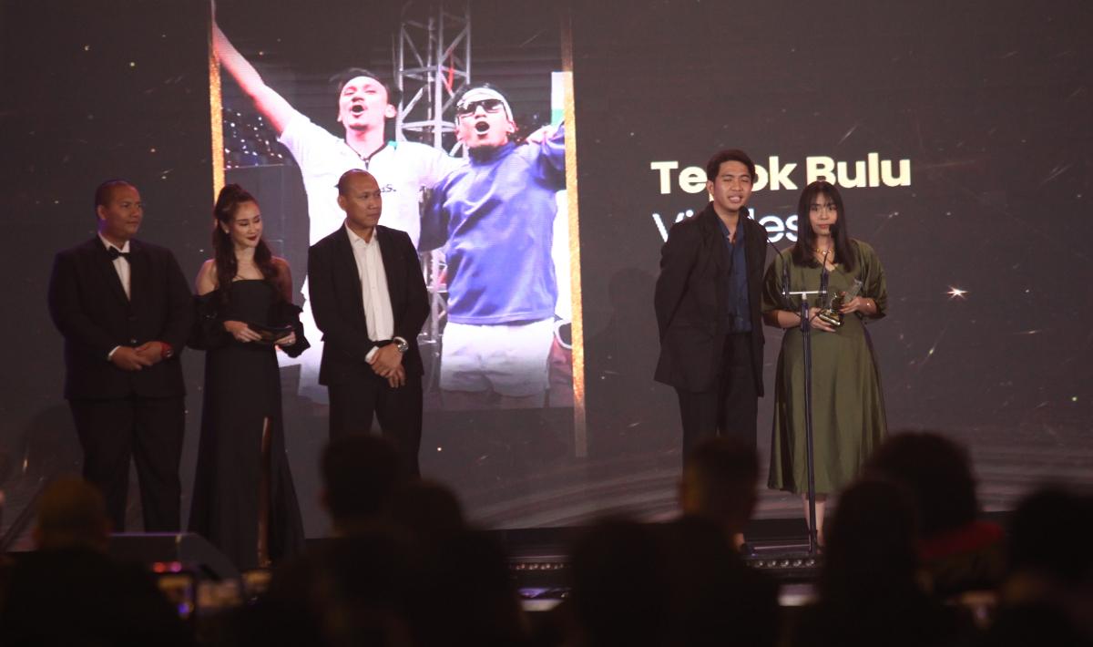 Tepok Bulu Vindes terpilih sebagai pertandingan kanal digital olahraga terfavorit pada penghargaan Santini Jebreeet Media Awards 2023 di JS Luwansa Hotel, Rabu (19/07/23).