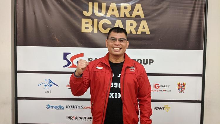 Lama tak terdengar kabarnya, legenda petinju Indonesia, Chris John, saat ini rupanya tengah serius menggeluti kesibukan barunya.