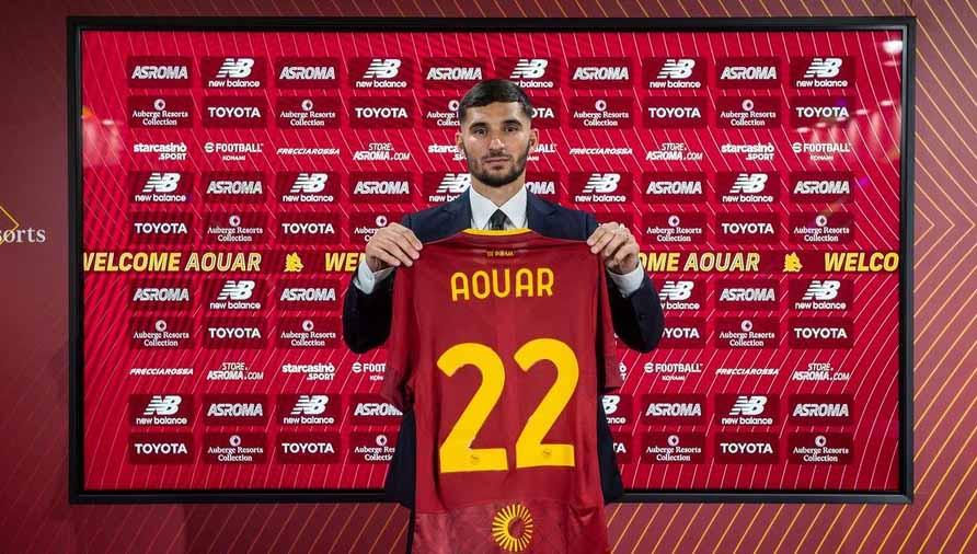 Kabar mengejutkan datang dari klub Liga Italia (Serie A), AS Roma, yang berencana mendepak rekrutan barunya, Houssem Aouar, pada bursa transfer 2024. - INDOSPORT