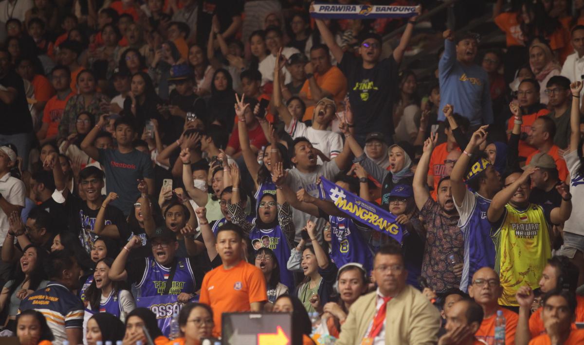 Pelita Jaya takluk dari Prawira Bandung 65-74 pada game 1 babak final IBL 2023 di Hall A Basket GBK, Kamis (20/07/23).