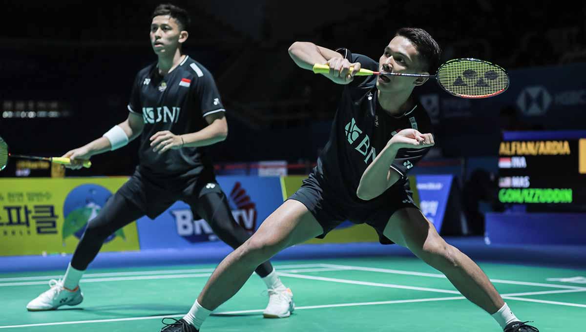 Keberhasilan Fajar Alfian/Muhammad Rian Ardianto menembus semifinal turnamen bulutangkis Korea Open 2023 rupanya berkat kehadiran sang idola, Lee Yong-dae. (Foto: PBSI) - INDOSPORT