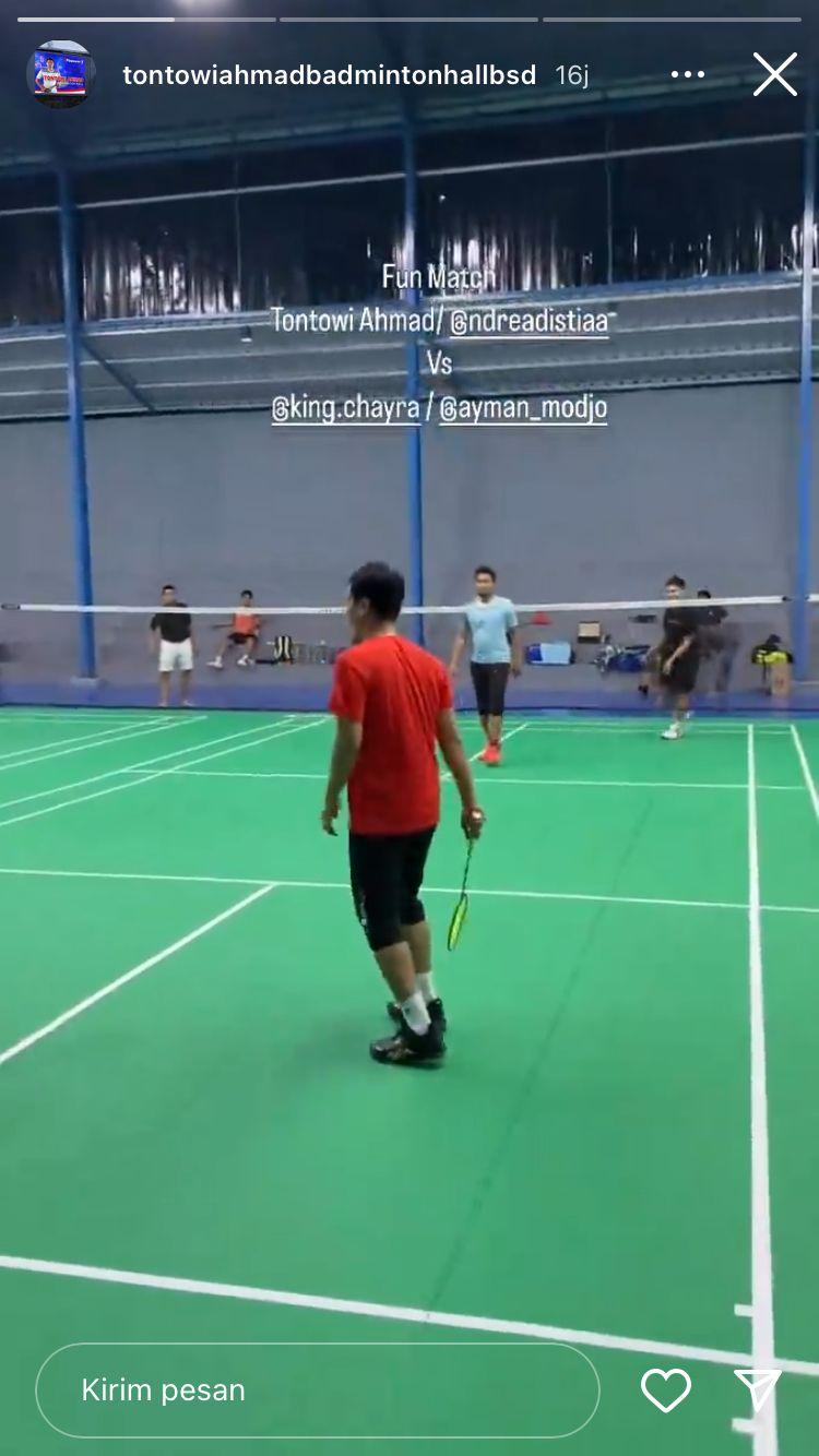 Mohammad Ahsan kepergok ceraikan Hendra Setiawan jelang Japan Open 2023. Copyright: instagram @tontowiahmadbadmintonhallbsd