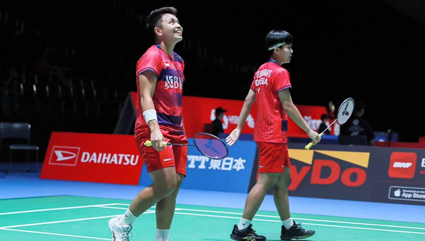 Momen intimidasi senyum ala Apriyani Rahayu menjadi sorotan penggemar bulutangkis (Badminton Lovers) di Kejuaraan Dunia 2023. - INDOSPORT