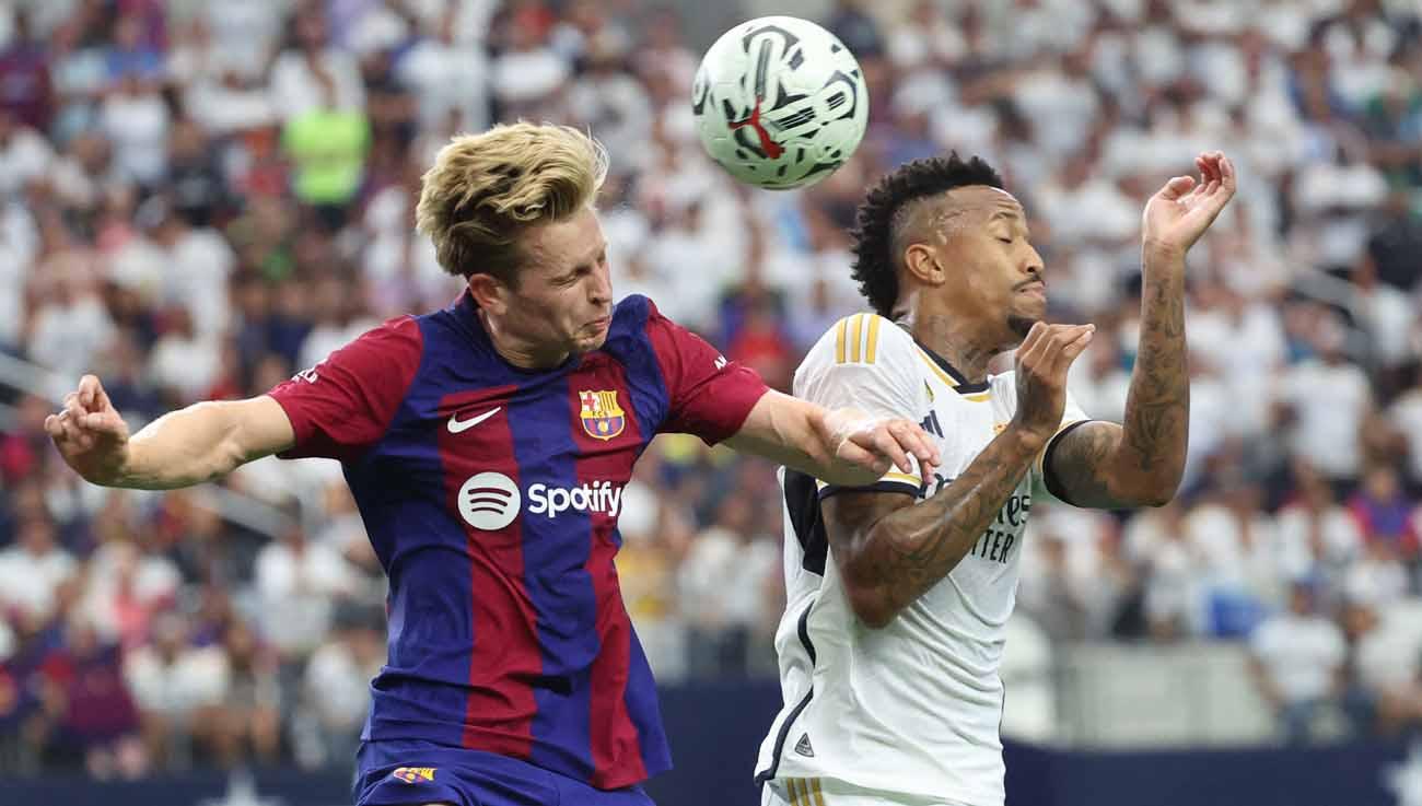 Raksasa Liga Spanyol (La Liga), Barcelona, bersyukur tidak sampai harus melepas Frenkie de Jong dalam usaha melewati krisis finansial mereka. (Foto: REUTERS/Kevin Jairaj)
