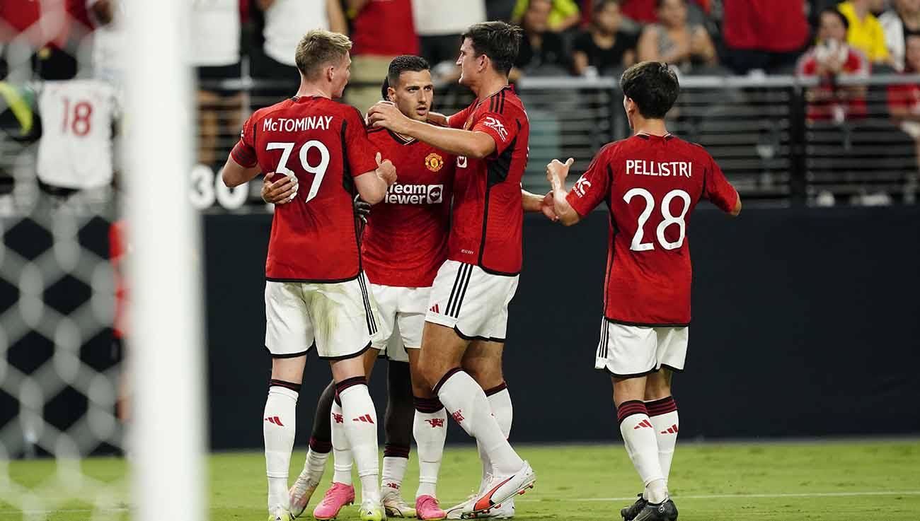 Link live streaming Manchester United vs Lens dalam laga uji coba pramusim 2023/2024, yang berlangsung di Old Trafford, Sabtu (05/08/23) pukul 18.45 WIB. (Foto: REUTERS/Lucas Peltier)