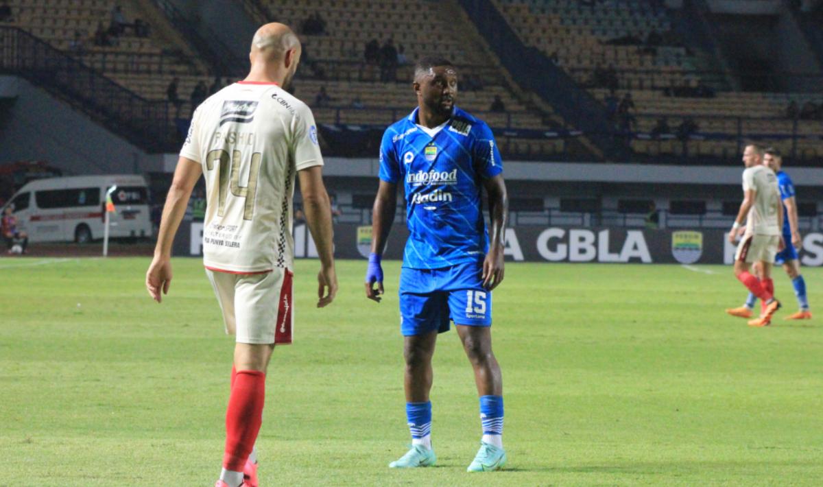 Pemain anyar Persib, Levy Clement Madinda melakukan debutnya pada laga pekan keenam Liga 1 2023/2024 melawan Bali United di stadion GBLA, Kamis (03/08/23).