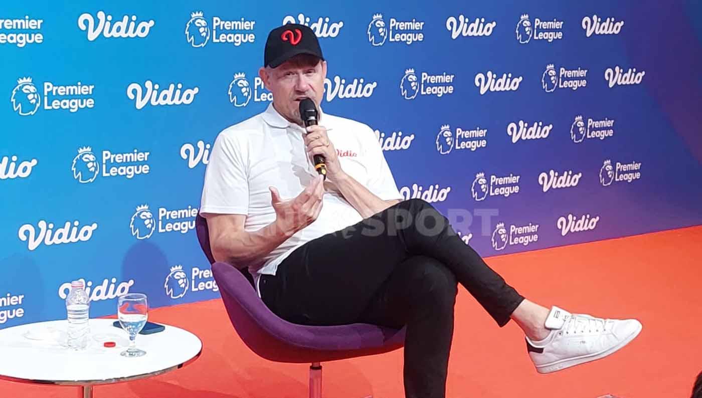Vidio kegiatan round table interview bersama kiper legendaris Manchester United, Peter Schmeichel. - INDOSPORT