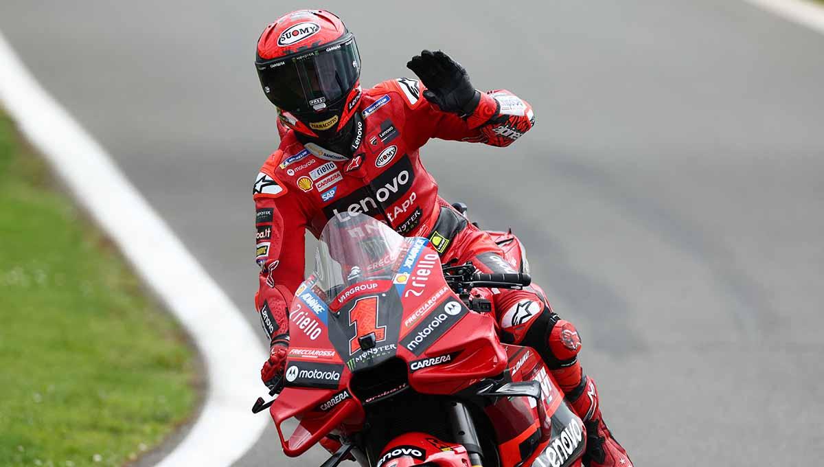 Francesco Bagnaia tergusur dari klasemen MotoGP usai Jorge Martin menangi sprint race di Mandalika. (Foto: REUTERS/Andrew Boyers)