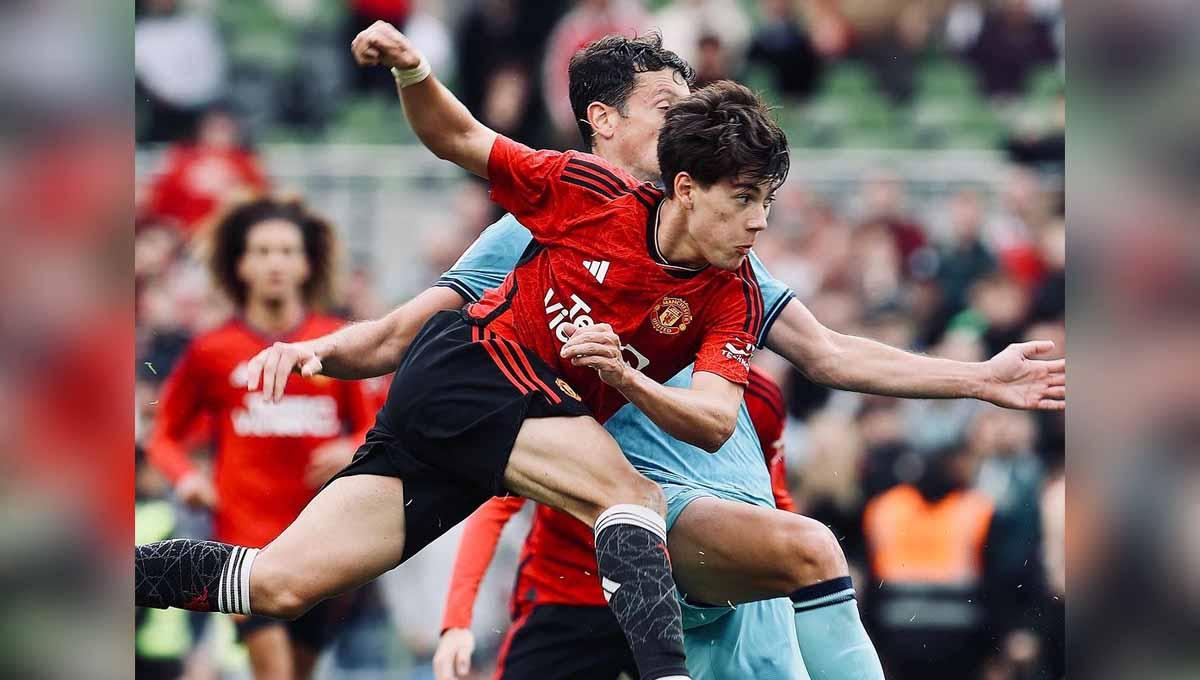 Pemain Manchester United Facundo Pellistri lakukan tendangan ke gawang Athletic Club Bilbao di laga persahabatan pramusim. (Foto: Instagram@manchesterunited) - INDOSPORT