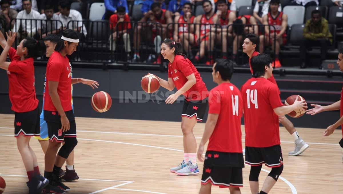 Laga eksibisi sejumlah tanah air di acara peresmian Indonesia Arena oleh Presiden RI Joko Widodo jelang FIBA World Cup 2023, Senin (07/08/23).
