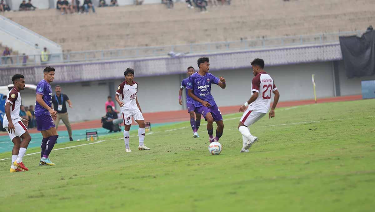 Pelatih Persita Tangerang, Luis Edmundo Duran, umbar janji manis usai Persita Tangerang kalah beruntun di Liga 1 2023/2024. (Foto: MO Persita Tangerang)