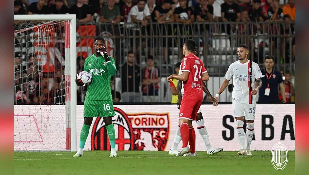 Rumor transfer klub Liga Italia (Serie A), AC Milan, dibuka dengan kabar ketertarikan Bayern Munchen terhadap Mike Maignan.