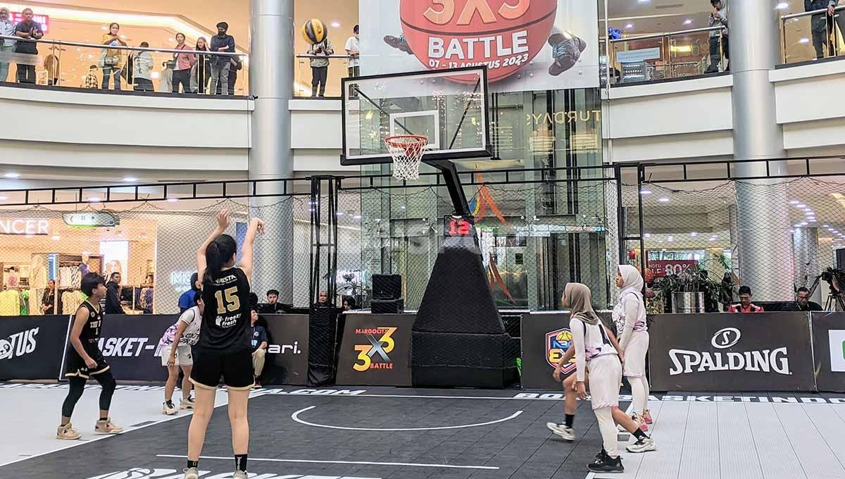 Turnamen Basket Kelompok Umur bertajuk Margo City 3x3 Battle di Margonda City Mall, Depok. (Foto: Ammara Marthiara/INDOSPORT)