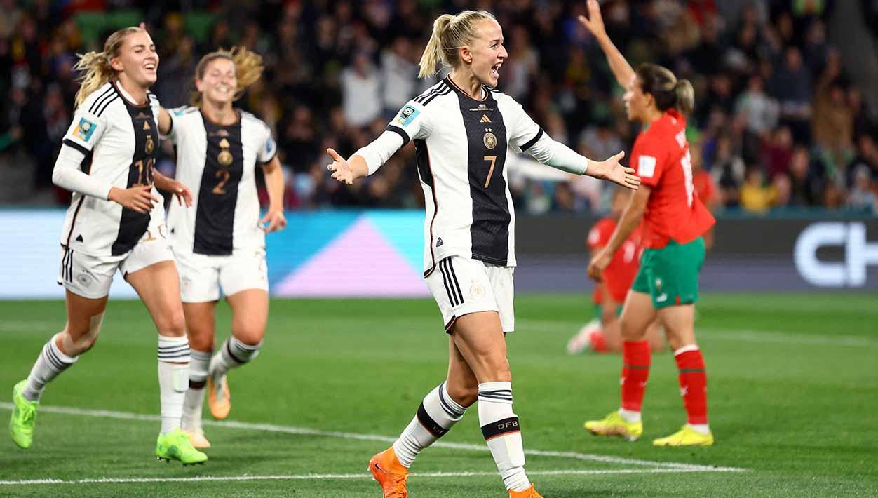 Selebrasi pemain Jerman Lea Schuller dengan rekan setim usai mencetak gol ke gawang Maroko yang kemudian dianulir di Piala Dunia Wanita 2023. (Foto: REUTERS/Hannah Mckay)