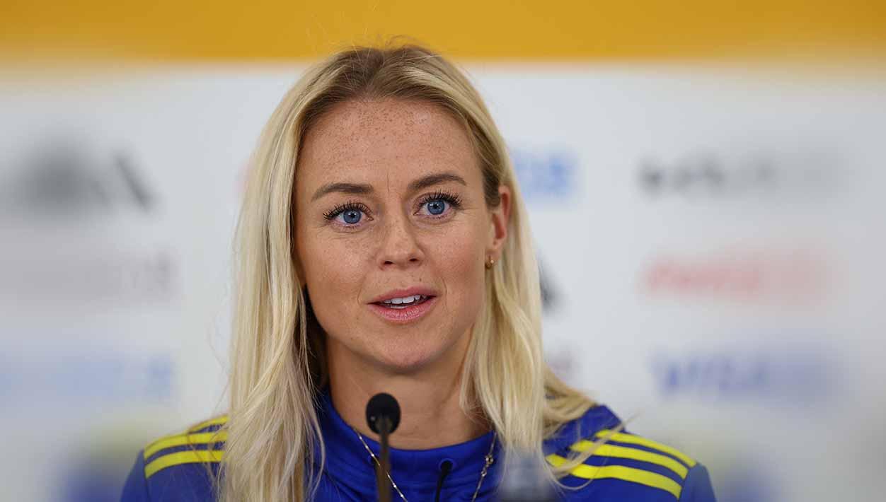 Pemain Swedia, Nathalie Bjorn, saat konferensi pers di Piala Dunia Wanita 2023. (Foto: REUTERS/Hannah Mckay)