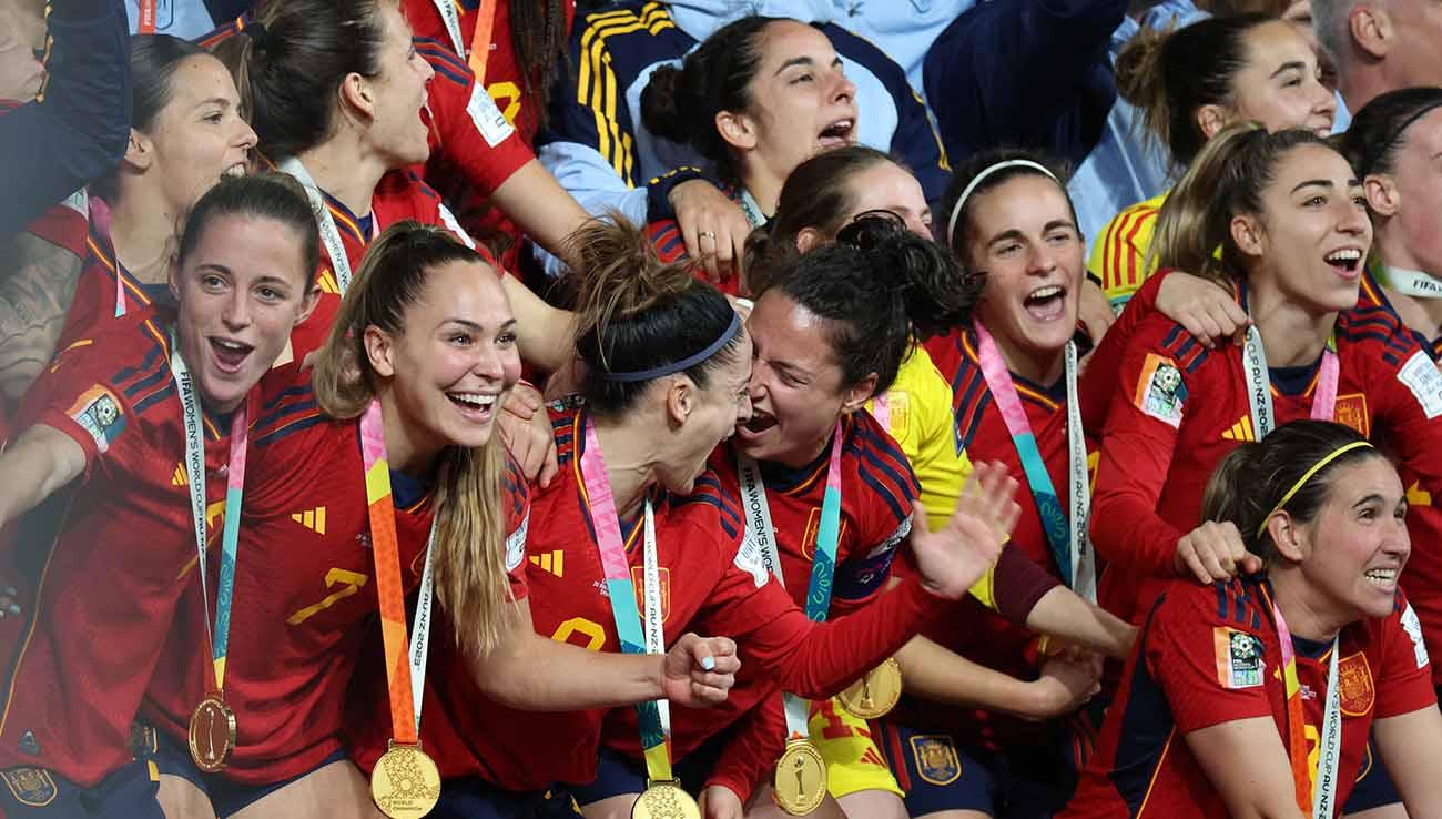 Pemain Spanyol, Ona Batlle, Irene Guerrero, Ivana Andres dan Esther Gonzalez berselebrasi setelah memenangkan final Piala Dunia Wanita 2023. (Foto: REUTERS/Asanka Brendon Ratnayake)