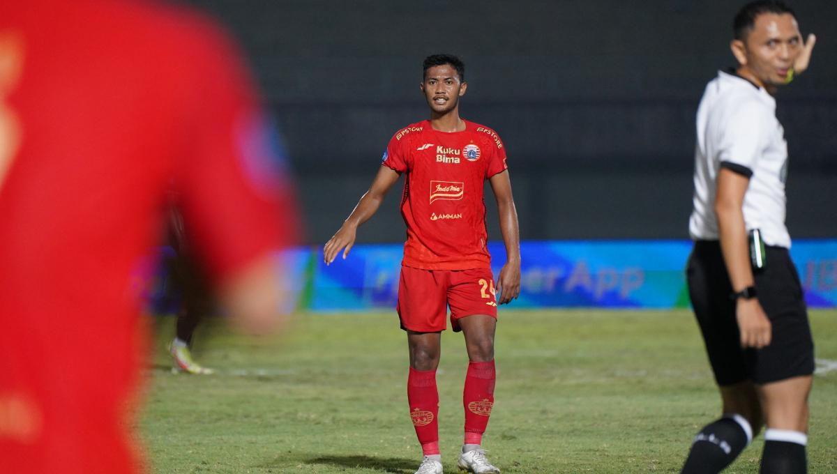 Pemain Persija, Resky Fandy pada laga pekan ke-10 Liga 1 2023/2024 melawan Dewa United di Indomilk Arena, Jumat (25/08/23).