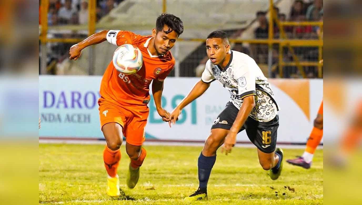 Pemain Persiraja, Andik Vermansah pada aksi laga Persiraja melawan Selangor FC. (Foto: Instagram@persiraja_official)