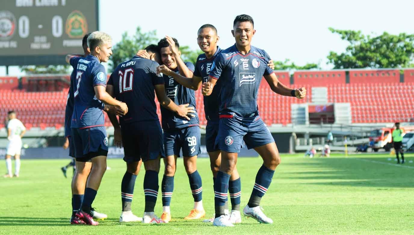 Start yang dilalui Arema FC menjadi yang paling buruk diantara 4 tim asal Jawa Timur selama putaran pertama kompetisi di Liga 1 musim 2023/2024. - INDOSPORT