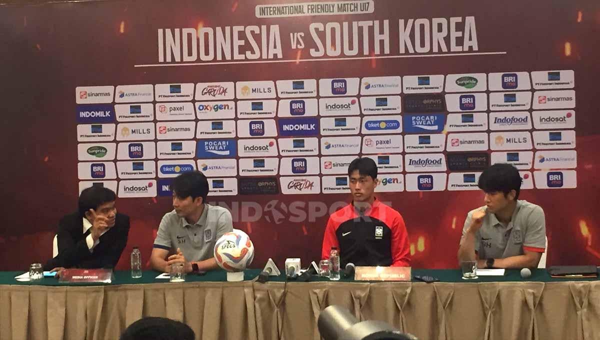 Siaran langsung laga uji coba antara timnas Indonesia U-17 vs Korea Selatan U-17 pada Rabu (30/08/23) yang dapat disaksikan di kanal Vidio.com. - INDOSPORT