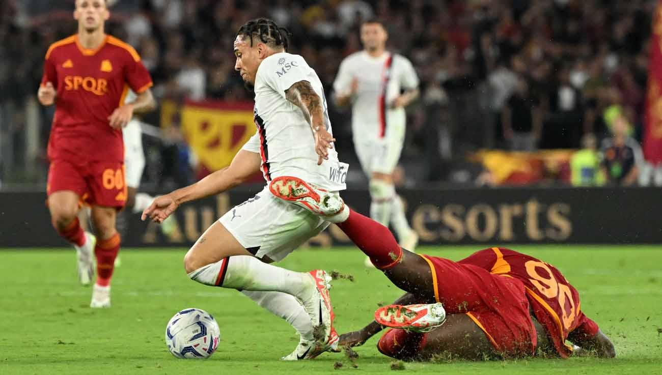 Klub Liga Italia (Serie A), AC Milan, jadi biang keladi Jose Mourinho 'geger geden' dengan pemain AS Roma. (Foto: REUTERS/Alberto Lingria)