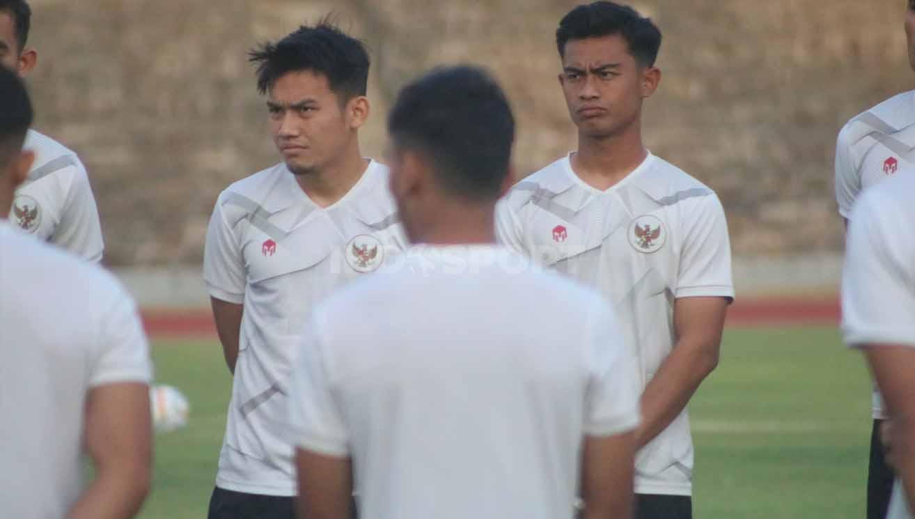Ratusan suporter memadati Stadion Sriwedari Solo yang menjadi venue dari latihan timnas Indonesia U-23, Rabu (6/9/23) sore. (Foto: Nofik Lukman Hakim/INDOSPORT)