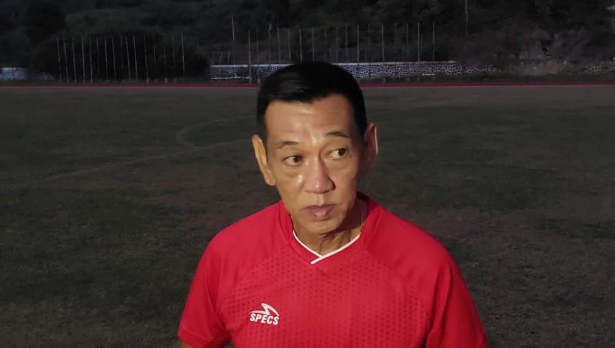 Pelatih anyar Persipura, Tony Ho. Foto: INDOSPORT/Sudjarwo.