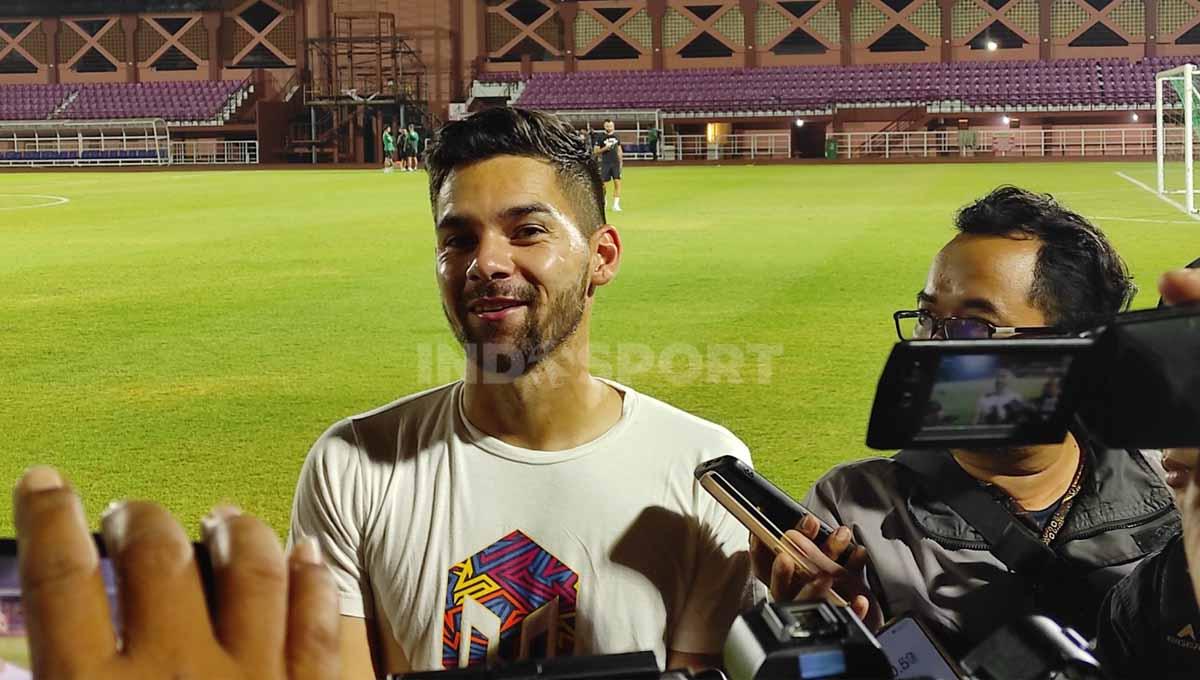 Sandy Walsh sudah tidak sabar debut bersama Timnas Indonesia, Selasa (05/09/23). (Foto: Fitra Herdian/INDOSPORT)