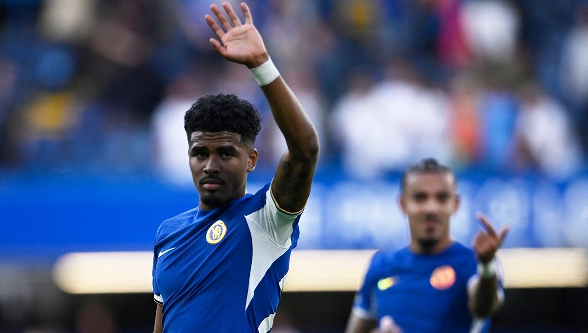 Pemain muda Chelsea, Ian Maatsen, tengah diincar Barcelona. (Foto: REUTERS/Tony Obrien)