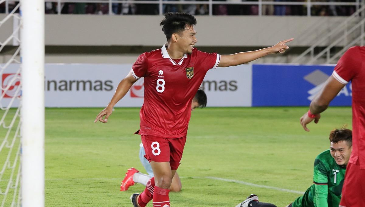 Selebrasi pemain Timnas U-23, Witan Sulaeman usai cetak gol ke gawang Taiwan pada Kualifikasi Piala Asia U-23 di stadion Manahan Solo, Sabtu (09/9/23).