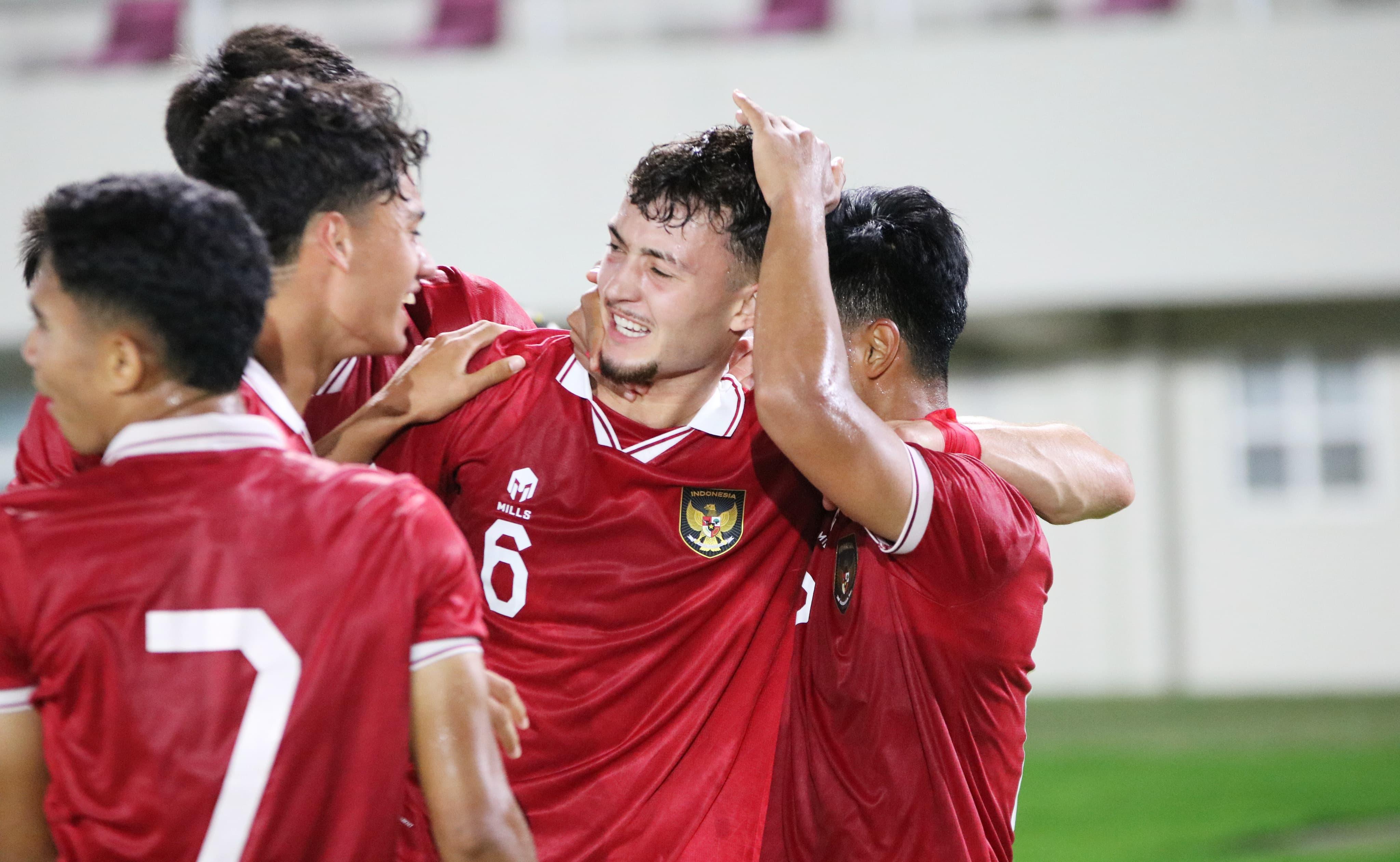 Selebrasi Gelandang Timnas U-23, Ivar Jenner, setelah mencetak gol ke gawang Turkmenistan U-23 dalam laga di stadion Manahan Solo, Selasa (12/9/23).