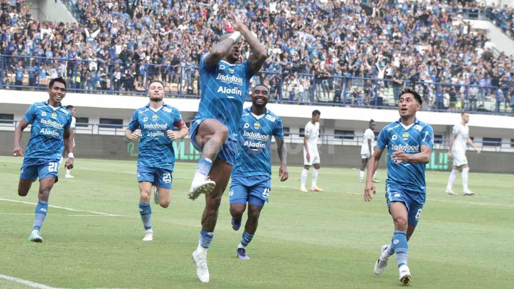 Selebrasi gol striker Persib, David da Silva ke gawang Persikabo, pada pertandingan pekan ke-12 Liga 1 2023-2024 di Stadion Gelora Bandung Lautan Api (GBLA), Kota Bandung, Sabtu (16/09/23).