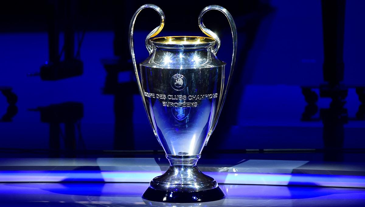 Trofi Liga Champions. (Foto: REUTERS/Massimo Pinca) - INDOSPORT