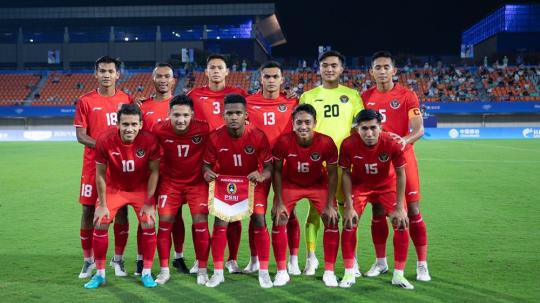 Timnas Indonesia U-24 jelang duel kontra Kirgistan di grup F Asian Games 2022 (19/09/23). (Foto: Naif Al'as/NOC Indonesia)